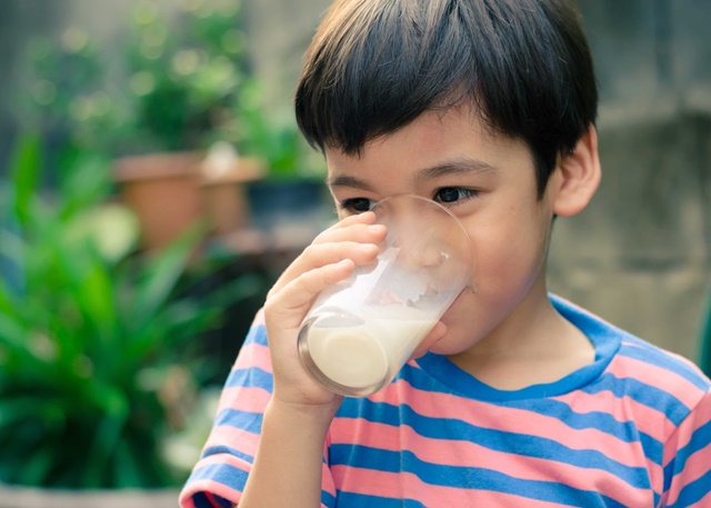 Sữa từ lâu đã được xem như một sản phẩm giúp bé phát triển khỏe mạnh